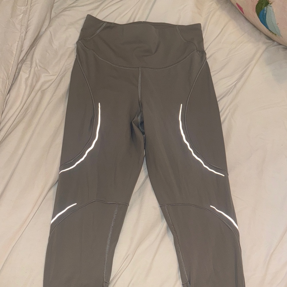 Size 4 Lulu leggings NO STAINS OR RIPS OR PEELING